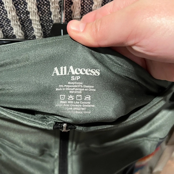 Bandier All Access women’s zip front set size small - Picture 6 of 11